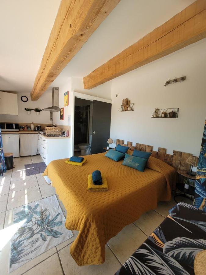 Dans Maisonnette En Pierre Apartment